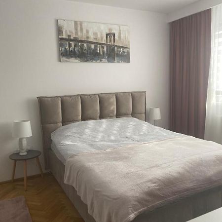 Astra 1Bedroom บราชอฟ ภายนอก รูปภาพ